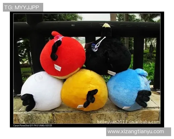 足球明星挂件玩偶，个性定制，打造专属你的球场传奇魅力